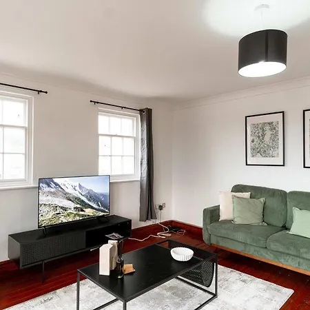 Apartment Spacious 1 Bed Harbour-side With Balcony *