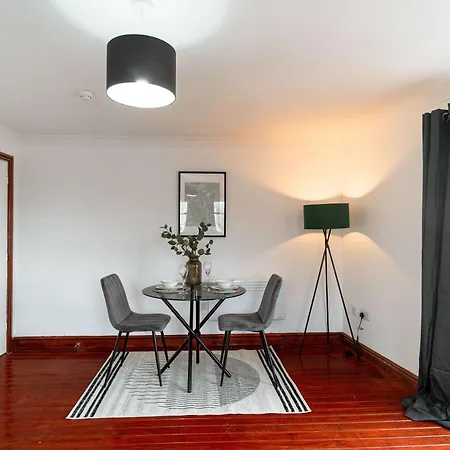 Apartment Spacious 1 Bed Harbour-side With Balcony