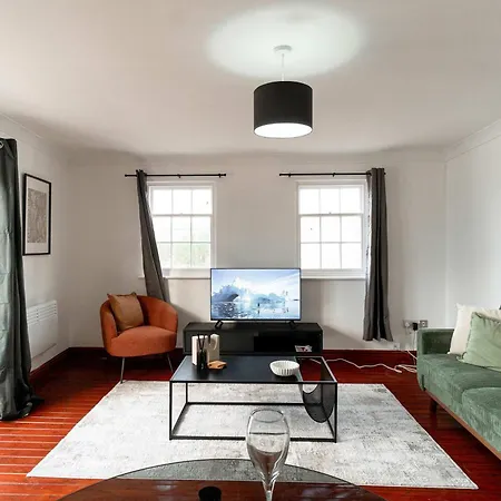 Spacious 1 Bed Harbour-side With Balcony Appartement