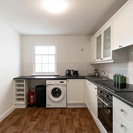 Spacious 1 Bed Harbour-side With Balcony * Whitehaven