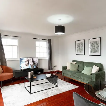 Daire Spacious 1 Bed Harbour-side With Balcony